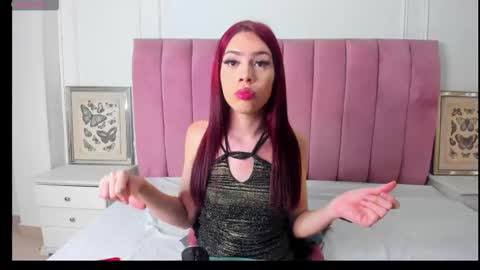 Snapshot of bad_queen22 chatting on October 10, 3:05 am bad_queen22 online show from October 10, 3:05 am