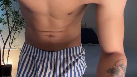 Snapshot of badboy_one chatting on August 3, 1:27 pm jhojan online show from August 3, 1:27 pm