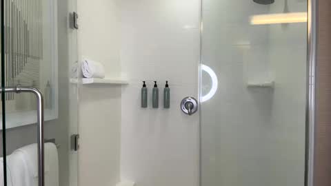 Snapshot of badboyson65 chatting on March 9, 2:29 am HotWifeFun32 online show from March 9, 2:29 am