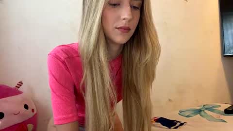 Snapshot of badbunnyclub69 chatting on July 19, 1:37 pm badbunnyclub69 online show from July 19, 1:37 pm