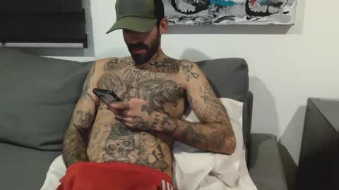 BadCouple  online show from October 1, 11:44 pm