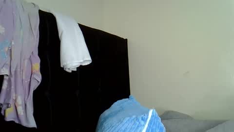 Snapshot of baddie_bunnie chatting on November 22, 2:10 am baddie_bunnie online show from November 22, 2:10 am