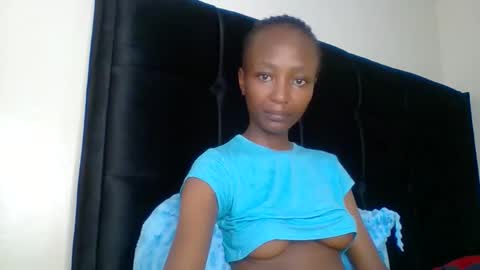 Snapshot of baddie_bunnie chatting on November 30, 4:27 am baddie_bunnie online show from November 30, 4:27 am