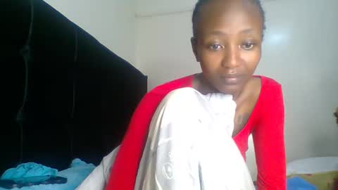 Snapshot of baddie_bunnie chatting on December 4, 1:59 am baddie_bunnie online show from December 4, 1:59 am