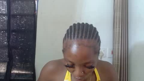 Snapshot of baddiebitchx chatting on April 14, 11:38 am baddiebitchx online show from April 14, 11:38 am