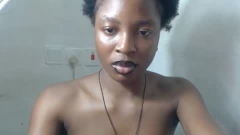 baddiebitchx online show from June 15, 10:45 pm