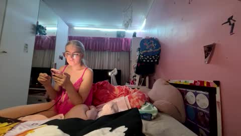 baddieprettypussy online show from April 14, 4:13 pm