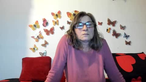 Snapshot of badgg chatting on December 5, 3:28 pm Gina online show from December 5, 3:28 pm