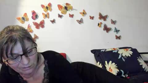 Snapshot of badgg chatting on February 4, 3:26 pm Gina online show from February 4, 3:26 pm