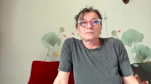 Snapshot of badgg chatting on October 21, 10:49 am Gina online show from October 21, 10:49 am