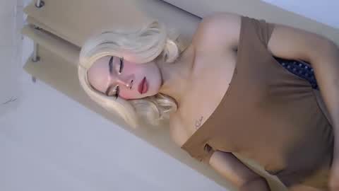 Snapshot of badgirl_jasmine chatting on June 9, 10:27 am jasmine online show from June 9, 10:27 am