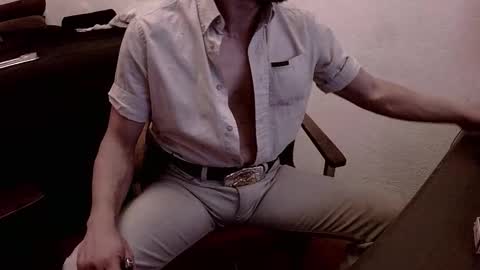 Mexican livin Off the Wall online show from March 31, 3:52 am