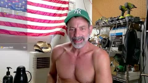 Snapshot of badnightwolf chatting on September 21, 2:40 pm Silver online show from September 21, 2:40 pm