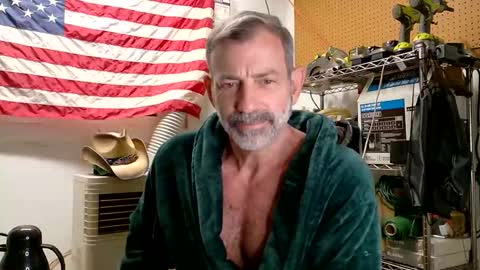 Snapshot of badnightwolf chatting on October 10, 11:20 am Silver online show from October 10, 11:20 am