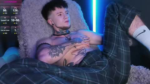 Alex online show from December 10, 6:49 pm