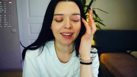 Snapshot of bae_miamor chatting on May 27, 7:33 pm Hello my name is Ariella online show from May 27, 7:33 pm