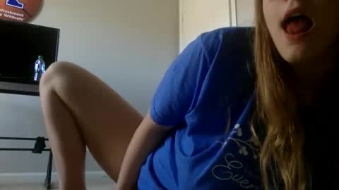 Snapshot of baeblondie chatting on February 28, 6:20 pm baeblondie online show from February 28, 6:20 pm