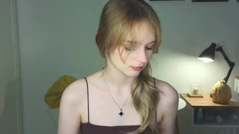 Snapshot of baeyoda chatting on April 4, 4:04 pm Kate online show from April 4, 4:04 pm