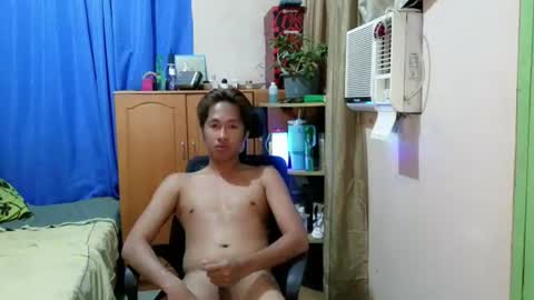 Snapshot of baggage00 chatting on June 15, 11:34 am baggage00 online show from June 15, 11:34 am