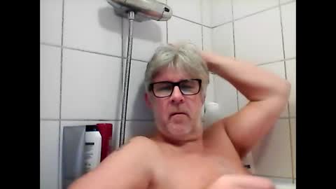 Snapshot of baggelina75 chatting on February 13, 7:21 pm baggelina75 online show from February 13, 7:21 pm