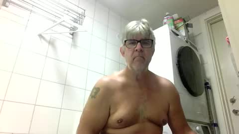 Snapshot of baggelina75 chatting on October 21, 9:43 am baggelina75 online show from October 21, 9:43 am