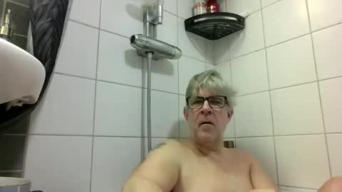 Snapshot of baggelina75 chatting on February 22, 4:27 pm baggelina75 online show from February 22, 4:27 pm