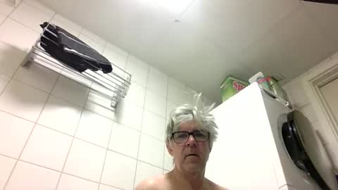 Snapshot of baggelina75 chatting on April 17, 3:42 am baggelina75 online show from April 17, 3:42 am