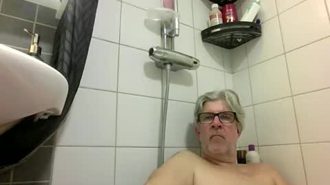 Snapshot of baggelina75 chatting on April 19, 4:50 pm baggelina75 online show from April 19, 4:50 pm