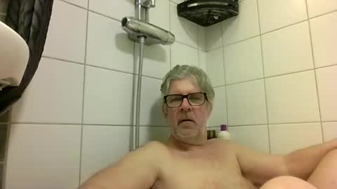 Snapshot of baggelina75 chatting on April 22, 7:04 pm baggelina75 online show from April 22, 7:04 pm