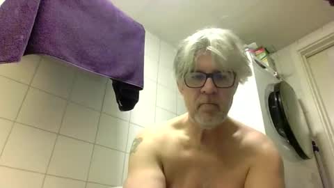 Snapshot of baggelina75 chatting on April 26, 6:55 am baggelina75 online show from April 26, 6:55 am