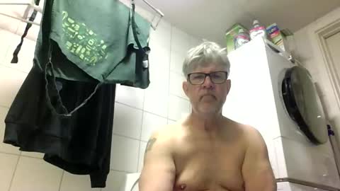 Snapshot of baggelina75 chatting on May 11, 7:58 am baggelina75 online show from May 11, 7:58 am