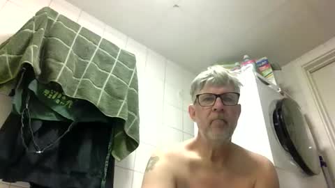 Snapshot of baggelina75 chatting on May 12, 8:00 am baggelina75 online show from May 12, 8:00 am