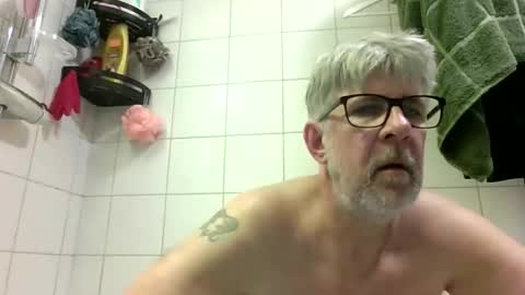 Snapshot of baggelina75 chatting on May 13, 5:32 pm baggelina75 online show from May 13, 5:32 pm