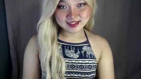 Snapshot of bahoglaway69 chatting on October 19, 10:32 pm april online show from October 19, 10:32 pm