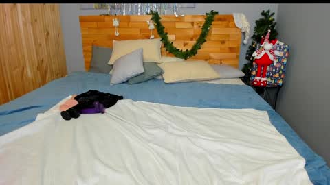 Snapshot of baiambel_mi chatting on January 7, 6:56 pm holly online show from January 7, 6:56 pm