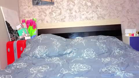 holly online show from March 25, 3:40 pm