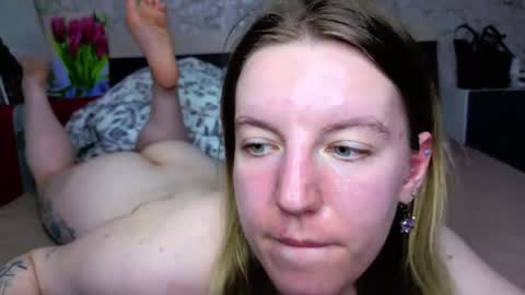 holly online show from April 24, 3:36 pm