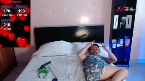 Snapshot of bailarina_atrevida chatting on December 17, 9:16 pm sandra online show from December 17, 9:16 pm