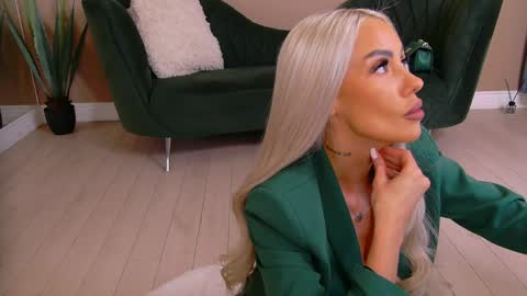 bailey_rush online show from April 6, 7:04 pm