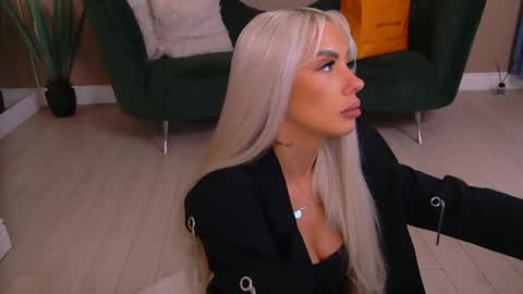 bailey_rush online show from April 18, 6:12 pm