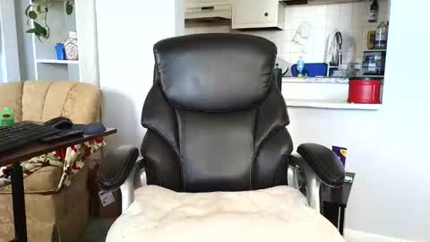 Snapshot of baldafterdark chatting on October 10, 3:11 pm Anthony online show from October 10, 3:11 pm