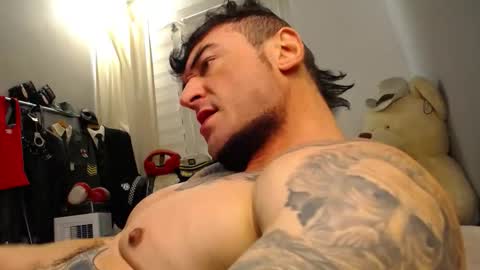 Snapshot of ballard_ chatting on October 25, 11:43 pm Bret Ballard online show from October 25, 11:43 pm