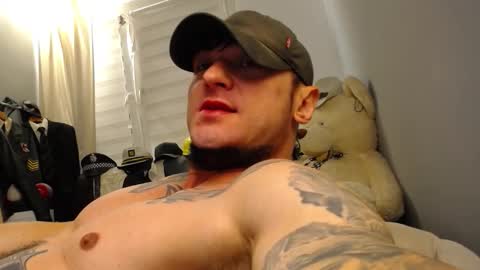 Snapshot of ballard_ chatting on November 12, 1:39 am Bret Ballard online show from November 12, 1:39 am