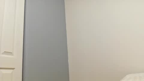 Snapshot of bambi_123 chatting on January 22, 12:27 am Littlefuckdoll online show from January 22, 12:27 am