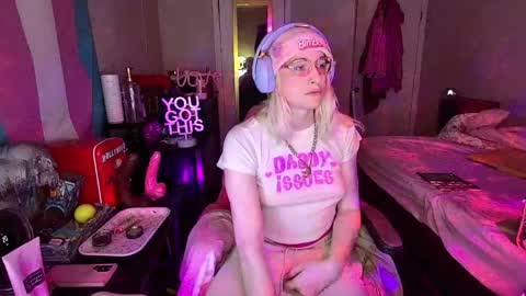 Bambi Sparkles TS online show from April 25, 4:15 am