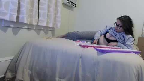 Snapshot of bambiboo8113 chatting on November 18, 1:44 am bambiboo8113 online show from November 18, 1:44 am