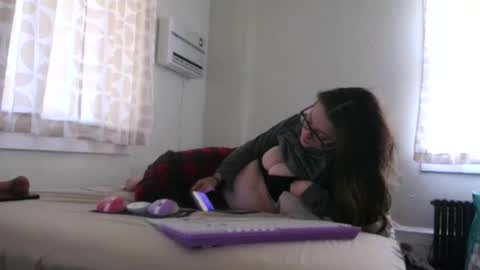 Snapshot of bambiboo8113 chatting on December 3, 7:45 pm bambiboo8113 online show from December 3, 7:45 pm