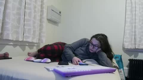 Snapshot of bambiboo8113 chatting on December 4, 7:50 am bambiboo8113 online show from December 4, 7:50 am