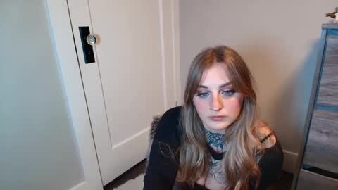 Snapshot of bambidear420 chatting on January 18, 5:41 am Bambi online show from January 18, 5:41 am