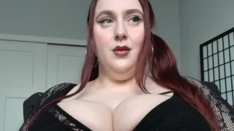 bambixxlynn online show from June 7, 10:35 pm